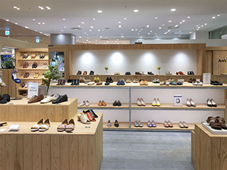 A de Vivre　lucua1100店