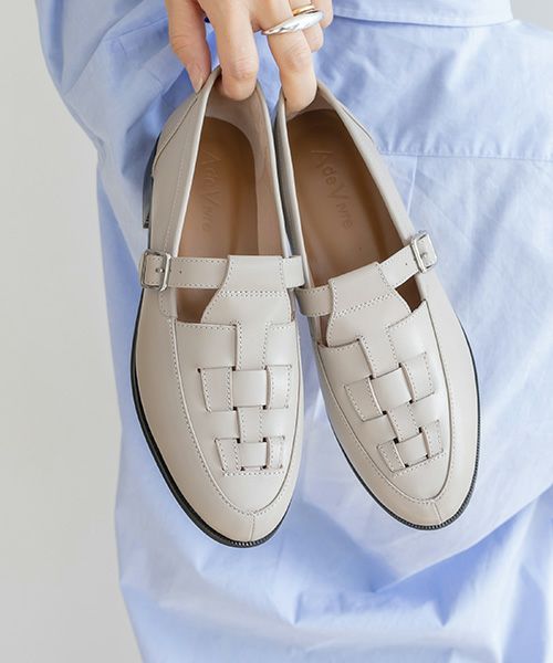30%OFF】イントレチャートTストラップレザーシューズ | A de Vivre