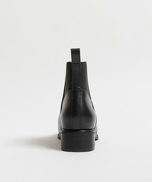 40%OFF】レザー バックサイドゴアショートブーツ | A de Vivre（アドゥ