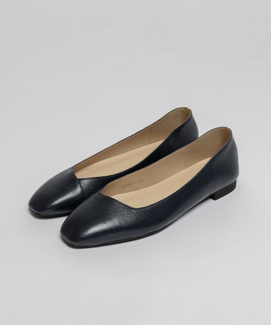10%OFF】レザーアシメカットフラットパンプス | A de Vivre（アドゥ