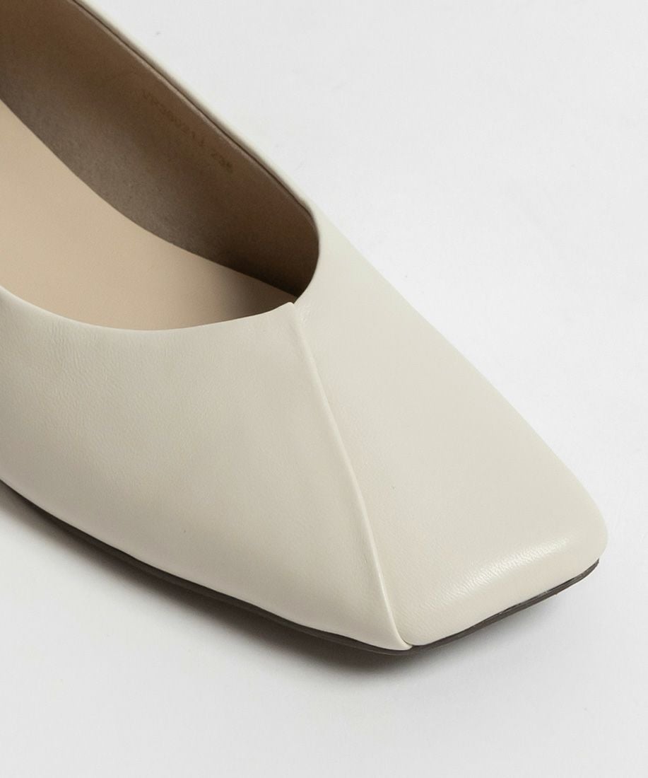 新品　23,760円　UNITED ARROWS　パンプス　レザー　革　結婚式 20%OFF】レザー スクエアトゥフラットパンプス | A de Vivre（アドゥ