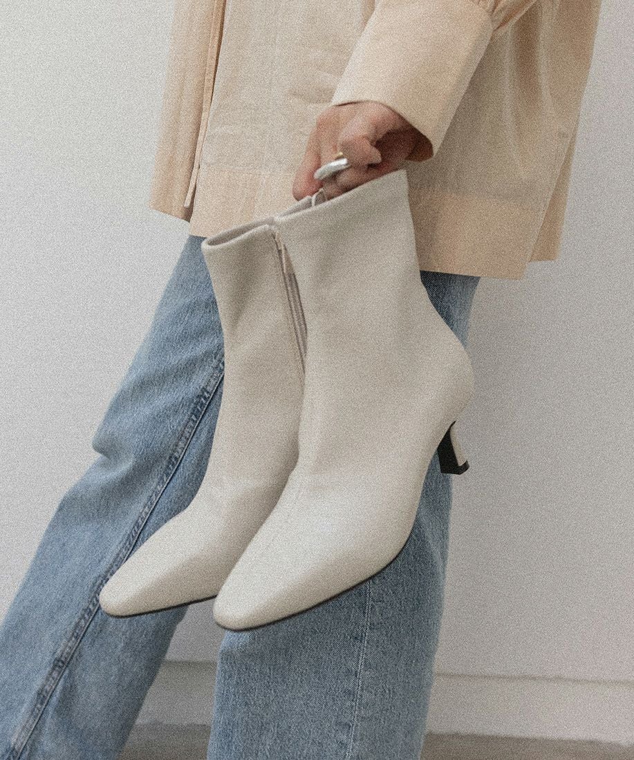 20%OFF】サステナブル ナロースクエアトゥショートブーツ | A de Vivre