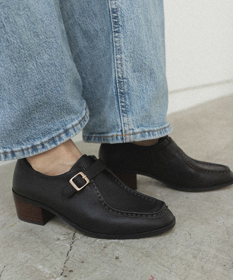 1930s フランス ストラップレザーシューズ　アンティーク　ヴィンテージ 黒 40%OFF】レザー チロリアンストラップシューズ | A de Vivre（アドゥ